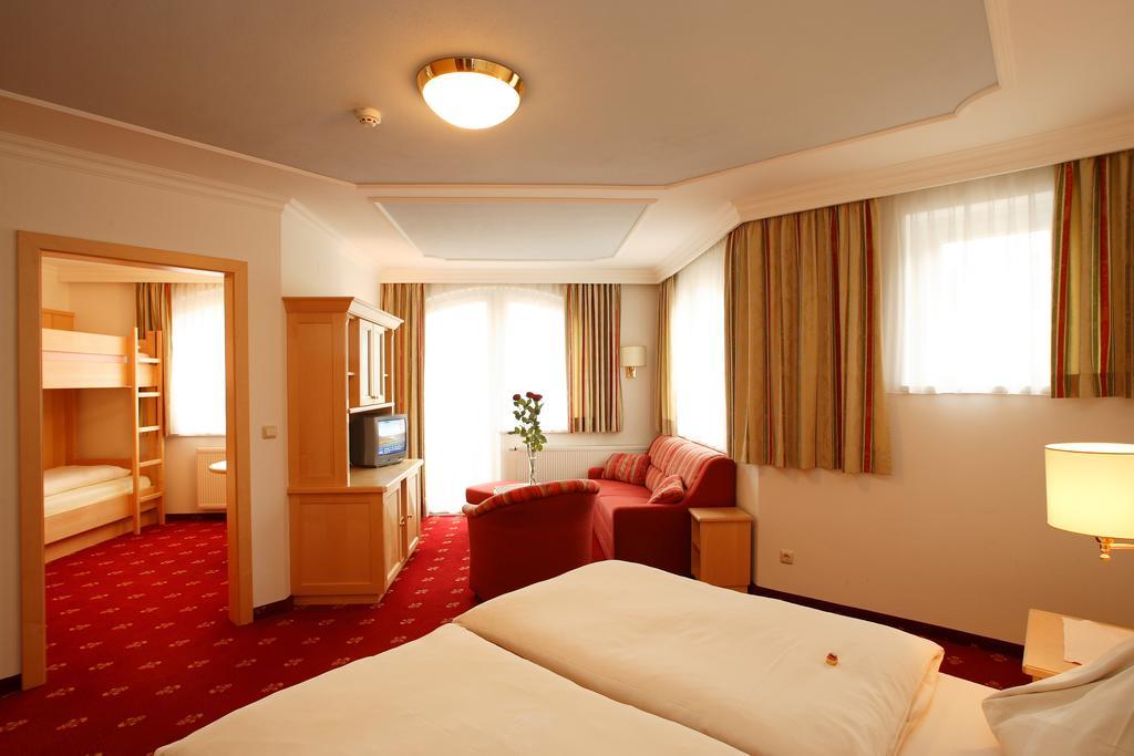 Hotel Leonhard Leogang Exterior photo